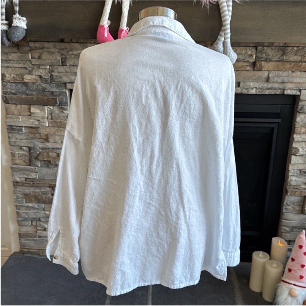 Topshop White Boxy Button Down Shirt with Notched Collar - Picture 3 of 13